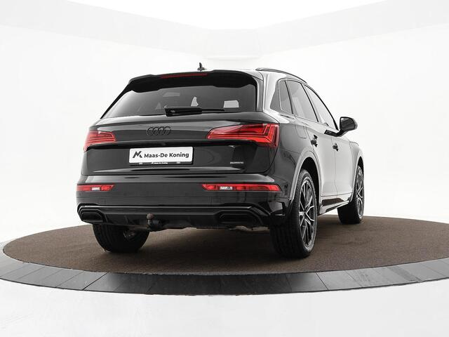 Audi Q5 50 TFSIe 299pk S-tronic S edition · Camera · Wegklapbare Trekhaak · Apple/Android Car Play · Navigatie · 20'' Inch ·
