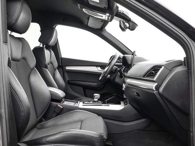 Audi Q5 50 TFSIe 299pk S-tronic S edition · Camera · Wegklapbare Trekhaak · Apple/Android Car Play · Navigatie · 20'' Inch ·