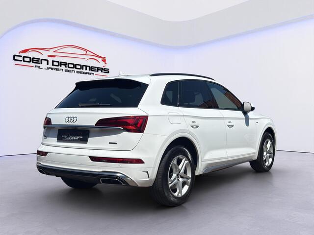 Audi Q5 50 TFSI e quattro S edition Apple Carplay/Panodak/Camera+Parksens./Elektr. Klep/Adapt. Cruise/Stoelverw./Grootlichtass./DAB+/Elektr. Trekhaak/(MET GARANTIE*)