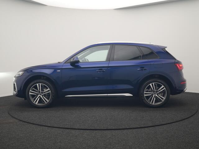 Audi Q5 55 TFSI e 2x S Line PHEV 367pk Dealer O.H. | 360 Camera | Sportstoelen Verwarmd | Sfeerverlichting | 20"L.M | Virtual Cockpit | Cruise Control | Navigatie | DAB | Plug In Hybrid |