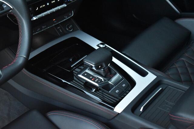 Audi Q5 50 TFSI e Competition | Panorama | 20'' Wielen | RS-Seats | Matrix | Sfeerverlichting | Camera | CarPlay |