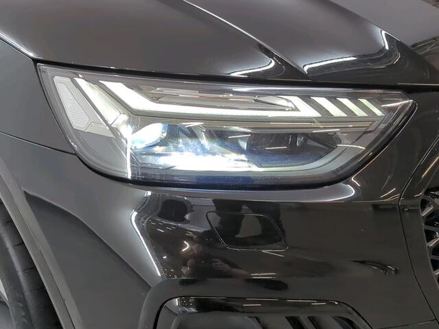 Audi Q5 Sportback 50 TFSI e S edition S-Line | Luchtvering | RS Seats | Stoelverwarming | Ambiance Verlichting | Camera | Cruise Control | Navigatie | Apple Carplay | Keyless | Trekhaak | Matrix LED |