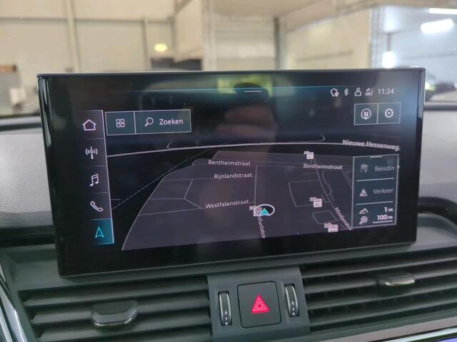 Audi Q5 Sportback 50 TFSI e S edition S-Line | Luchtvering | RS Seats | Stoelverwarming | Ambiance Verlichting | Camera | Cruise Control | Navigatie | Apple Carplay | Keyless | Trekhaak | Matrix LED |
