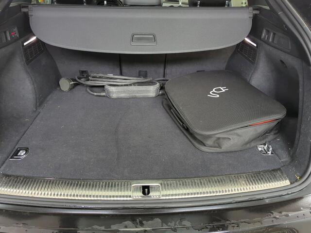 Audi Q5 Sportback 50 TFSI e S edition S-Line | Luchtvering | RS Seats | Stoelverwarming | Ambiance Verlichting | Camera | Cruise Control | Navigatie | Apple Carplay | Keyless | Trekhaak | Matrix LED |