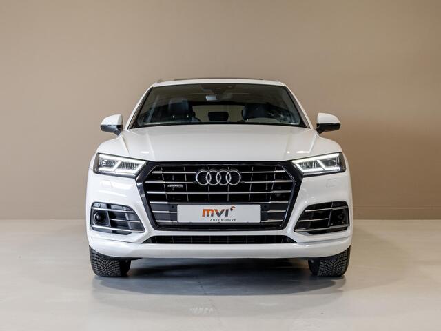 Audi Q5 55 TFSI e quattro Competition 367pk / Panorama dak / Adaptieve cruise control / Navigatie / Achteruitrijcamera / Apple carplay /