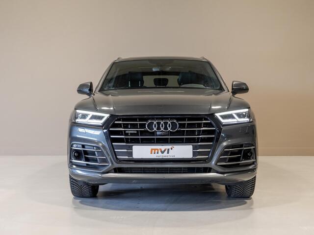 Audi Q5 55 TFSI e quattro Competition 367pk / Panorama dak / Adaptieve cruise control / Stoelverwarming / Dodehoekdetectie / Achtertuitrijcamera / Apple carplay /