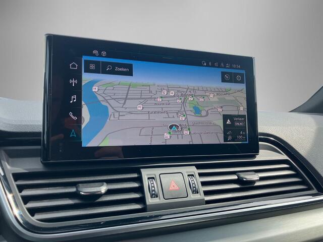 Audi Q5 50 TFSIe 220kW/299PK S Line · Panoramadak · Camera · Luchtvering · Apple/Android Car Play · Drive select · Garantie t/m 28-05-2028 of 80000km.