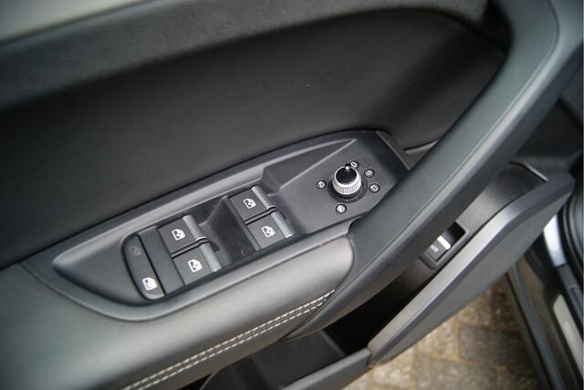 Audi Q5 55 TFSIe 367PK Quattro 2xS-Line Virtual/memory/matrix/carplay/keyless