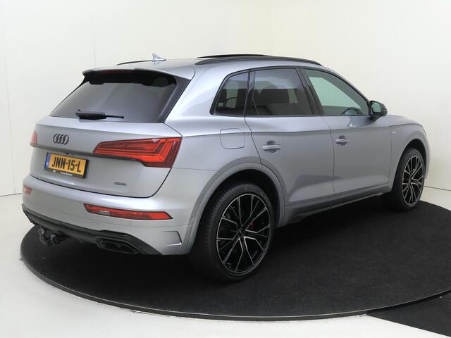Audi Q5 55 TFSI e S edition Competition | Panoramadak | Trekhaak | Achteruitrijcamera | 3-zone airco | Dodehoek detectie | Keyless | LED matrix verlichting | Stoelverwarming |