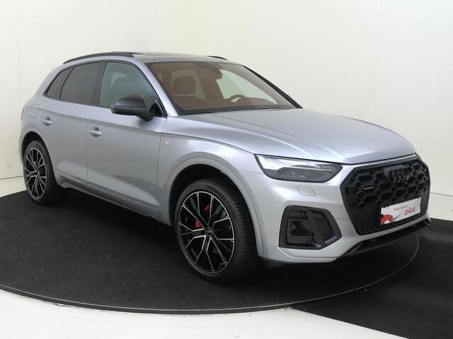 Audi Q5 55 TFSI e S edition Competition | Panoramadak | Trekhaak | Achteruitrijcamera | 3-zone airco | Dodehoek detectie | Keyless | LED matrix verlichting | Stoelverwarming |