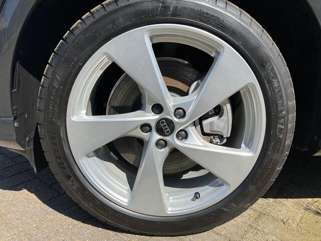 Audi Q5 2.0TFSIe-hybrid 220kW/299PK quattro S Line · Panoramadak · Trekhaak · 360°Camera + Parkeersensoren · Leder · Tech Pro · Garantie t/m 17-05-2030 of 120000km.
