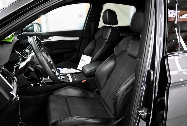Audi Q5 Sportback 50 TFSI e S edition S-Line | Panoramadak | Stoelverwarming | Apple Carplay | Camera | Keyless | Navigatie | Trekhaak | Cruise Control | Ambiance Verlichting |