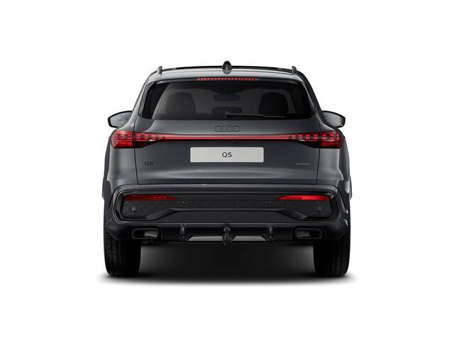 Audi Q5 S edition Competition (B10) e-hybrid 270 kW / 367 | Direct Leverbaar | Panoramadak | Stoel-verkoeling/verwarming | Matrix | Leder |
