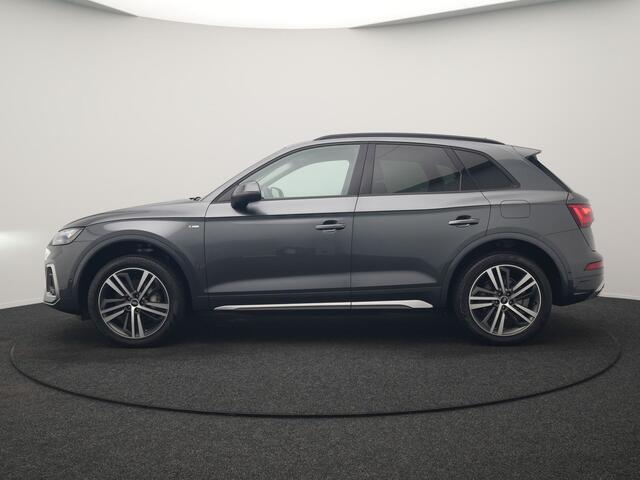Audi Q5 55 TFSI e S Line PHEV 367pk Dealer O.H. | Trekhaak Af Fabriek | 360 Camera | Alcantara Sportstoelen Verwarmd | Cruise Control | Keyless | Sfeerverlichting | Virtual | Navigatie | DAB | 20"L.M | Plug In Hybrid |