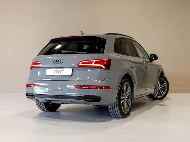 Audi Q5 50 TFSI e quattro S-Line edition / 300pk / Panorama dak / Trekhaak / Rondomzicht camera /