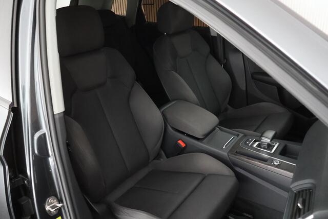 Audi Q5 55 TFSI e 376pk S edition Trekhaak Camera Luchtvering Stoelverwarming Keyless Massage Navigatie S-Line