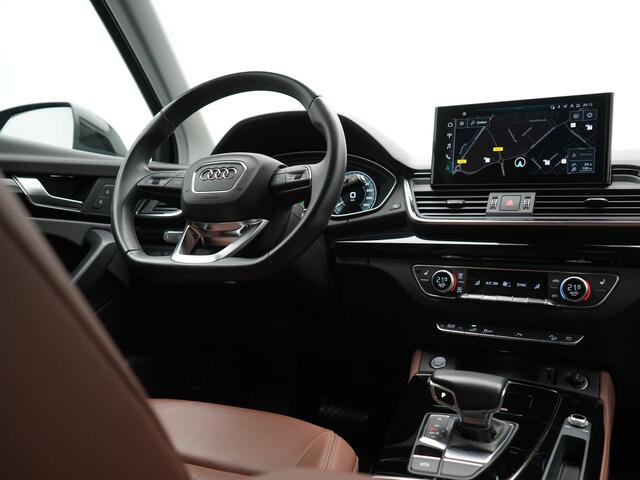 Audi Q5 50 TFSI e Advanced edition PHEV 300pk Dealer O.H | Trekhaak Af Fabriek | Head Up | Apple Carplay | Lederen Sportstoelen Verwarmd | Cruise Control | Virtual | Navigatie | DAB | 19"L.M | Plug In Hybrid |