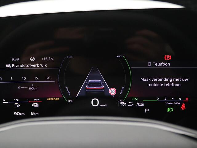 Audi Q5 2.0 TFSI e-hybrid quattro S edition Competition Scherm passagier, head-up, panoramadak, Trekhaak, S-Line, Memorystoel, 21" LM Velgen, Side Assist, Keyless, Elektr. Achterklep, Head-Up Display