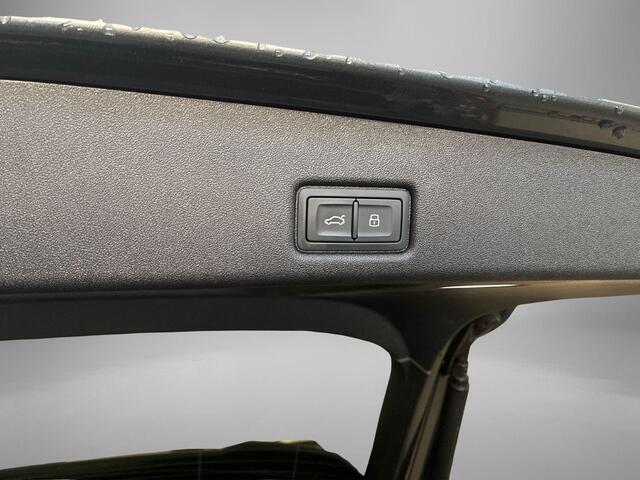 Audi Q5 Sportback 2.0 TFSI e-hybrid 367pk Quattro S edition Competition · Panoramadak · Inklap. Trekhaak · 360 Camera · Matrix LED · Elek. Stoelen · RS Carbon Styling Pack · Garantie t/m 10-12-2030 of 100.000km