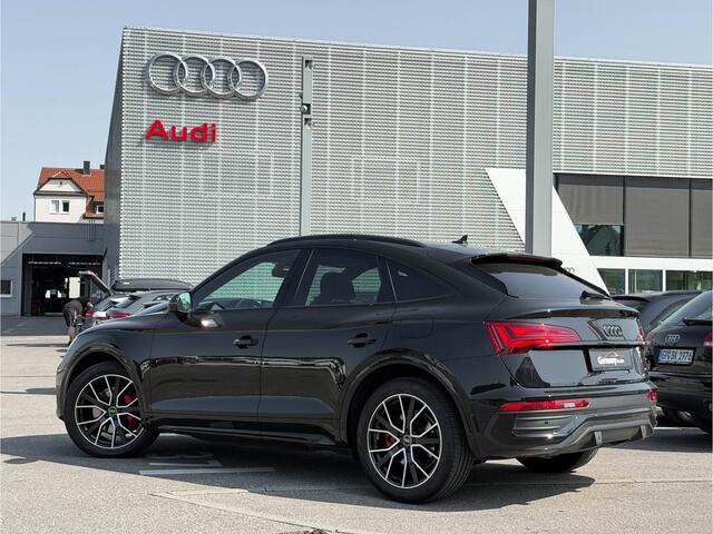 Audi Q5 Sportback 50TFSI E S-Line 300pk Competition Lucht Pano 20-Inch Black optic Tr-Haak M-Led 360Cam ACC Lane/Side Assist