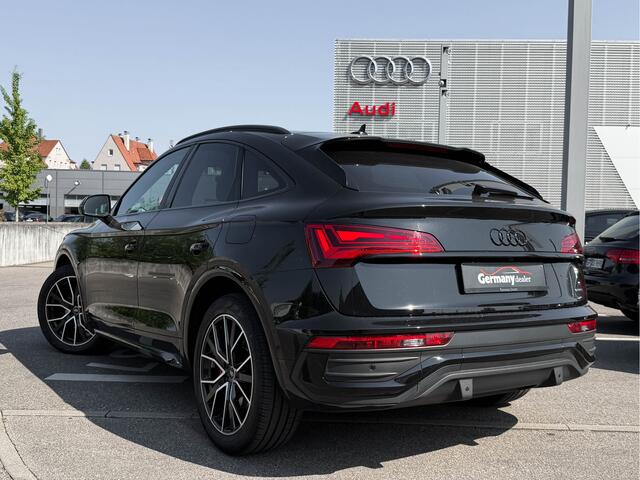 Audi Q5 Sportback 50TFSI E S-Line 300pk Competition Lucht Pano 20-Inch Black optic Tr-Haak M-Led 360Cam ACC Lane/Side Assist