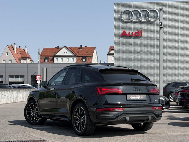 Audi Q5 Sportback 50TFSI E S-Line 300pk Competition Lucht Pano 20-Inch Black optic Tr-Haak M-Led 360Cam ACC Lane/Side Assist