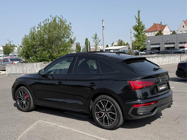 Audi Q5 Sportback 50TFSI E S-Line 300pk Competition Lucht Pano 20-Inch Black optic Tr-Haak M-Led 360Cam ACC Lane/Side Assist
