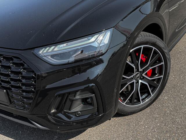 Audi Q5 Sportback 50TFSI E S-Line 300pk Competition Lucht Pano 20-Inch Black optic Tr-Haak M-Led 360Cam ACC Lane/Side Assist