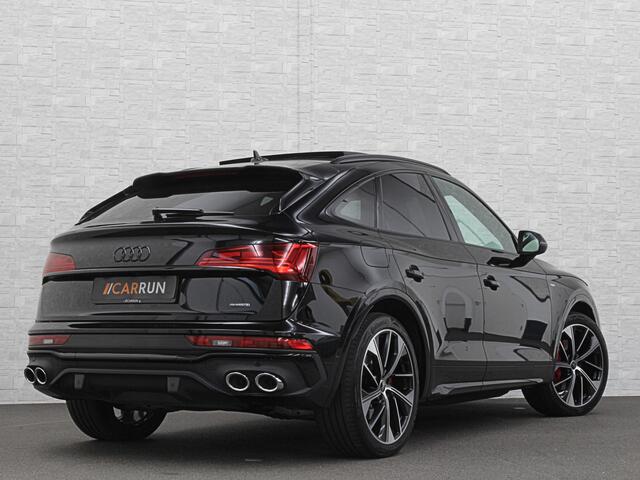 Audi Q5 Sportback 300pk TFSI e S-Line Competition | #RS-Leder | Luchtvering | 360 Camera | Panorama | B&O | ACC | SQ5 Diffuser | Sfeerverlichting | Trekhaak | Stoelverwarming V+A | LED-Matrix | Keyless-Entry | Memory | Zonwering | Standkachel | Stuurverwarming | 21 inch | Black-Optic | Carplay |