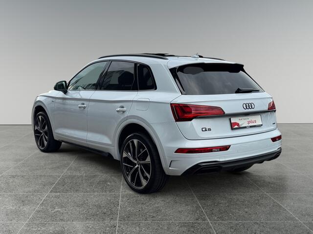 Audi Q5 50 299pk TFSI e S edition Competition Exclusive Kleur | Stoelverwarming voorin | Glazen panoramadak