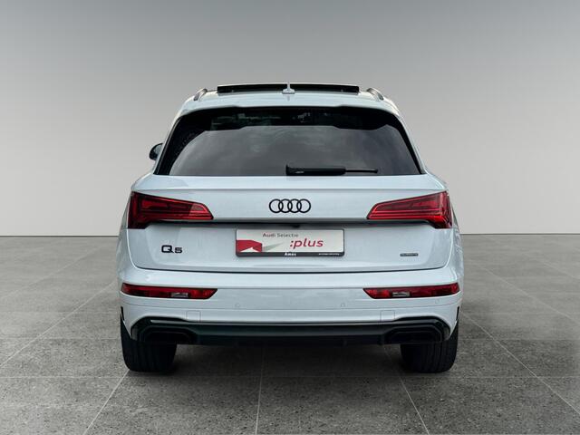 Audi Q5 50 299pk TFSI e S edition Competition Exclusive Kleur | Stoelverwarming voorin | Glazen panoramadak
