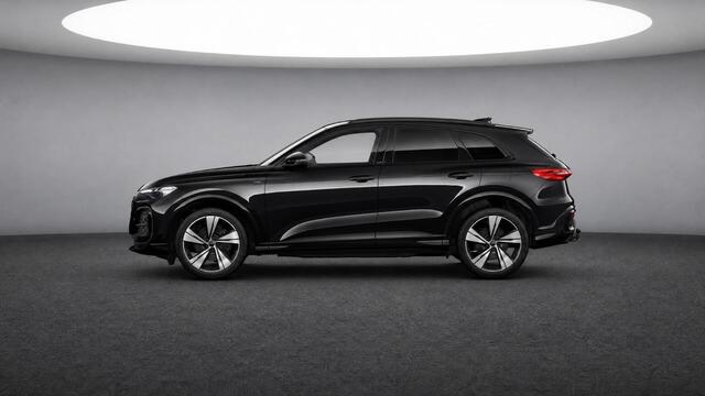 Audi Q5 2.0 TFSI e-hybrid quattro S edition 299 PK · 21" LM Velgen · Tech plus · Glazen panoramadak · Luchtvering