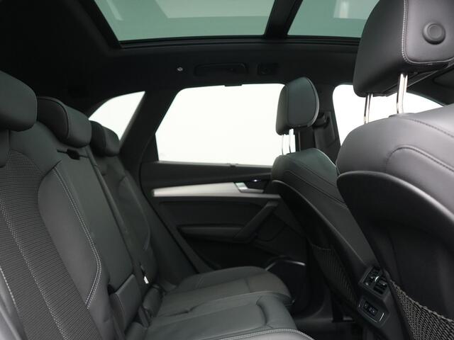 Audi Q5 50 TFSI e 2x S Line PHEV 300pk Dealer O.H. | Panodak | 360 Camera | Head Up | Lederen Sportstoelen Verwarmd | Keyless | Apple Carplay | Cruise Control | Virtual Cockpit | Navigatie | DAB | 19"L.M | Plug In Hybrid |