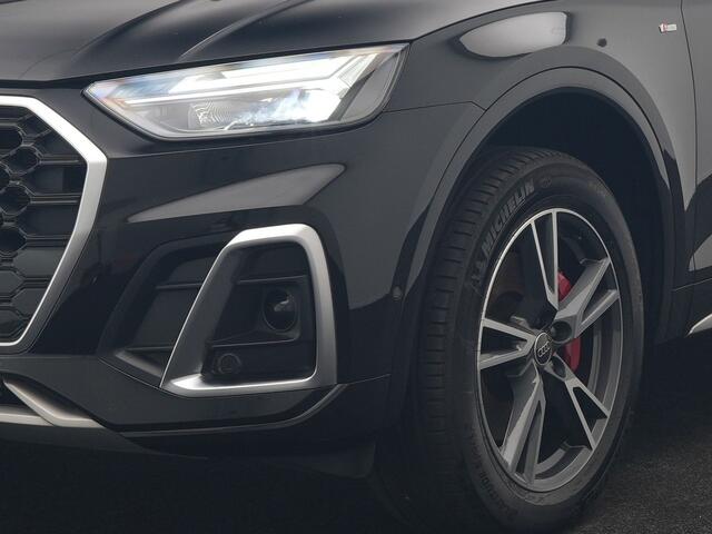 Audi Q5 50 TFSI e 2x S Line PHEV 300pk Dealer O.H. | Panodak | 360 Camera | Head Up | Lederen Sportstoelen Verwarmd | Keyless | Apple Carplay | Cruise Control | Virtual Cockpit | Navigatie | DAB | 19"L.M | Plug In Hybrid |
