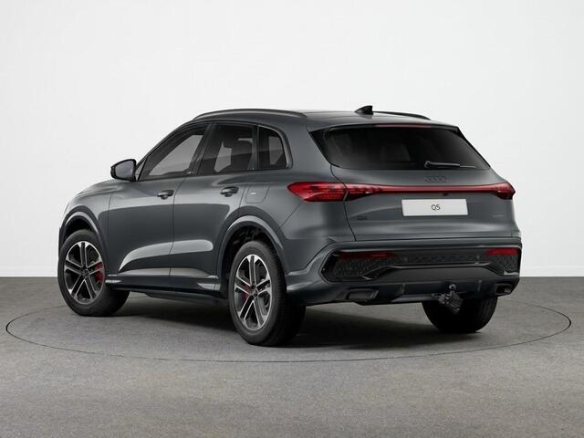 Audi Q5 S edition Competition e-hybrid 367 PK | Panorama-glasdak | MMI experience plus met B&O | Trekhaak, elektr. wegklapbaar | MMI bijrijdersdisplay |