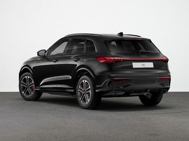 Audi Q5 S edition Competition e-hybrid 367 PK | Panorama-glasdak | MMI experience plus met B&O | Trekhaak, elektr. wegklapbaar | MMI bijrijdersdisplay |