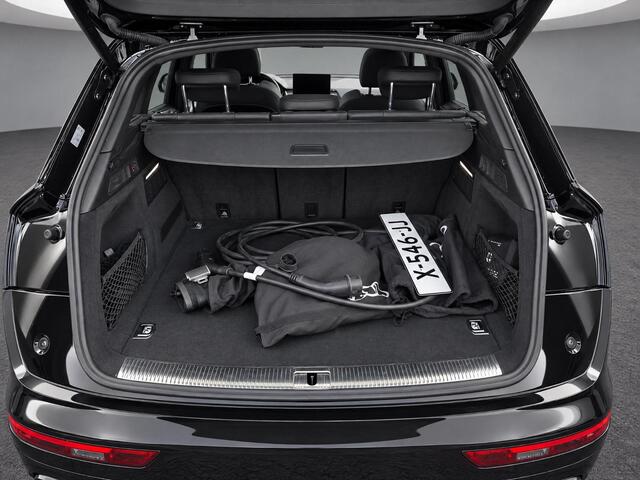 Audi Q5 55 TFSIe 367pk S edition Competition · Panoramadak · Camera · Luchtvering · Trekhaak · Leder/Alcantara · 22"LM – foto 2