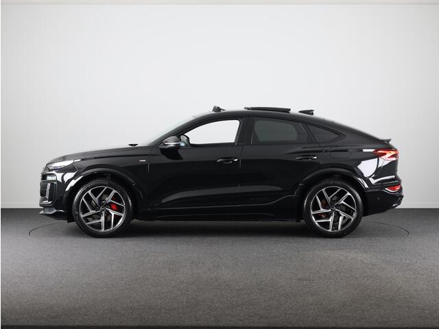 Audi Q6 Sportback e-tron S edition 83 kWh | Adaptive cruise control | Key-less entry | Omgevingscamera's | Panoramadak |