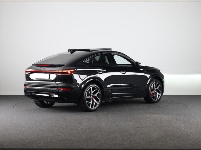 Audi Q6 Sportback e-tron S edition 83 kWh | Adaptive cruise control | Key-less entry | Omgevingscamera's | Panoramadak |