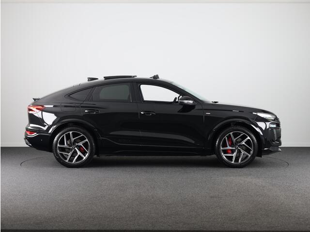 Audi Q6 Sportback e-tron S edition 83 kWh | Adaptive cruise control | Key-less entry | Omgevingscamera's | Panoramadak |