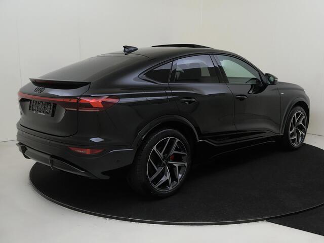 Audi Q6 Sportback e-tron S edition 83 kWh | 21 inch LM velgen | Panoramadak | Rode remzadels | Comfortsleutel | Tech Plus pakket