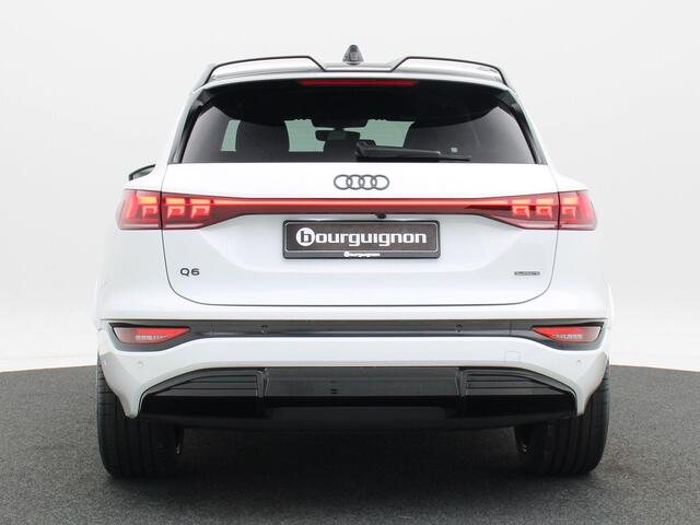 Audi Q6 S edition e-tron 100 kWh | 388 PK | Carbon spoiler | 21 inch | Privacyglas | Luchtvering | Matrix Led |