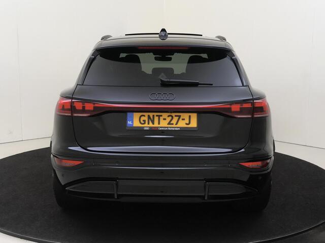 Audi Q6 e-tron S edition performance 100 kWh | Panoramadak | Luchtvering | Head-up display | Bang & Olufsen | Display passagierszijde | 360 camera | Parkeerassistent | Achterbank verwarmd |