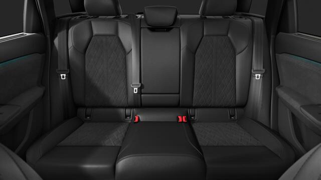 Audi Q6 e-tron quattro 100 kWh Tech Pro - Trekhaak - Panoramadak - Zonneschermen - Zijruiten akoestisch glas - MMI experience plus - B&O - Adaptive air suspension - Hill hold assist - 3-spaaks stuurwiel -