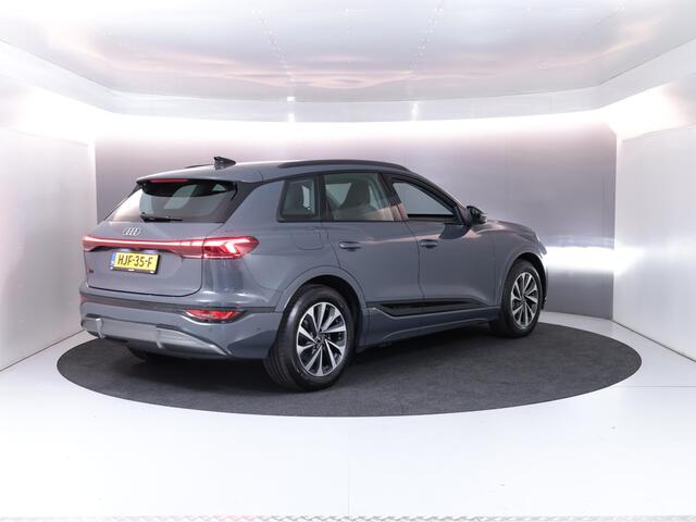 Audi Q6 e-tron Advanced edition perf 306pk 100Kwh | Tech plus | Sportstoel zwart leder-kunstl | Volledig in carrosseriekleur | Omgevingscamera's |
