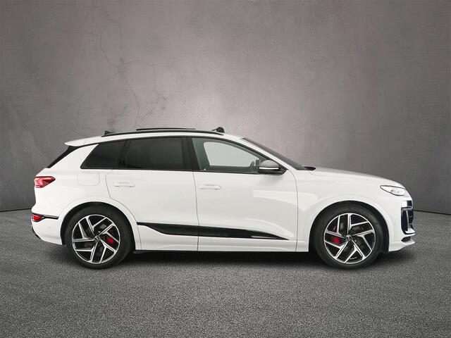 Audi Q6 e-tron S edition 100 kWh | Trekhaak | Adaptieve Luchtvering | Panorama Dak | Adaptieve Cruise | Head-up | B&O | Navigatie-pakket | Pack Tech | Trekhaak-pakket |