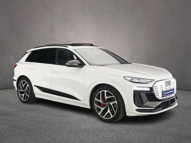 Audi Q6 e-tron S edition 100 kWh | Trekhaak | Adaptieve Luchtvering | Panorama Dak | Adaptieve Cruise | Head-up | B&O | Navigatie-pakket | Pack Tech | Trekhaak-pakket |