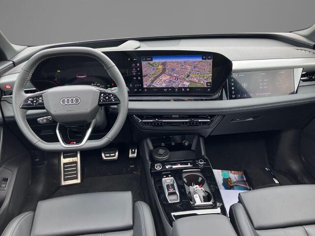 Audi Q6 e-tron S Line performance 100 kWh 225kW/306PK · Panoramadak · Leder · Trekhaak · Luchtvering · Bang & Olfusen · Garantie t/m 09-07-2030 of 100000km.