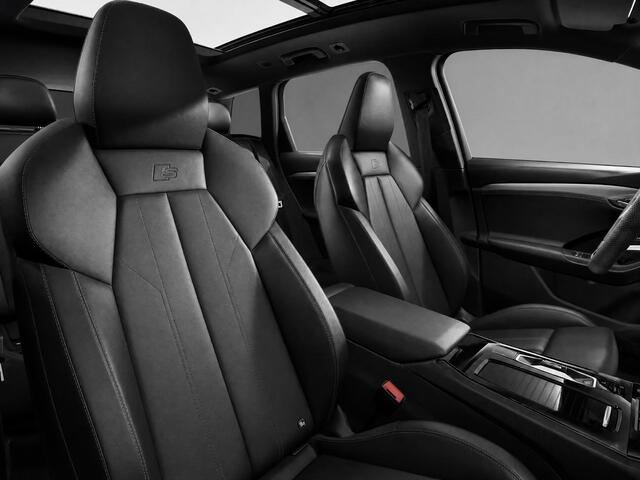 Audi Q6 e-tron S edition 83 kWh 252 PK · Glazen panoramadak · Trekhaak elek. wegklapbaar · S line zwart leder-kunstlederen bekleding
