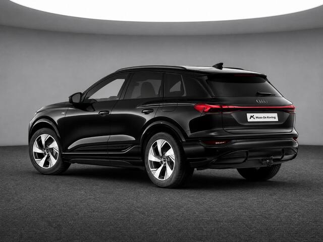Audi Q6 e-tron S edition 83 kWh 252 PK · Adaptieve luchtvering · Glazen panoramadak · Trekhaak elek. wegklapbaar